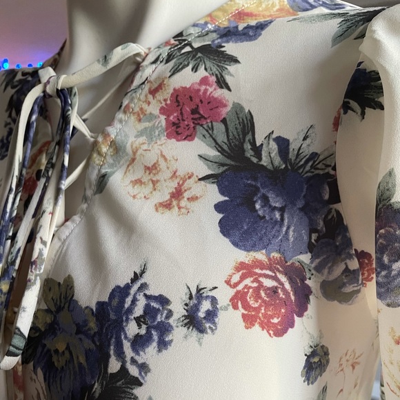 Kimchi Blue Floral Peplum Top - Picture 3 of 6